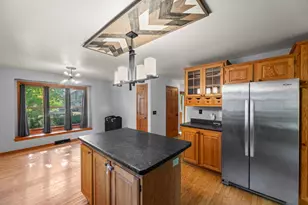 612 Sweetbriar Ln, Watertown, WI 53098 - Photo 5