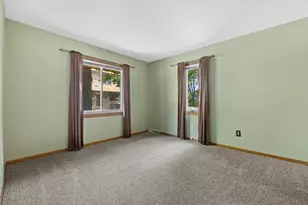 1335 Hickory Dr, Waukesha, WI 53186 - Photo 15