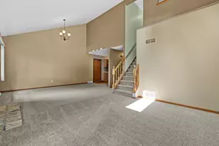 1335 Hickory Dr, Waukesha, WI 53186 - Photo 9