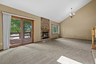 1335 Hickory Dr, Waukesha, WI 53186 - Photo 7