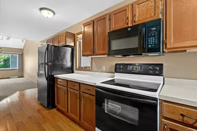 1335  Hickory Dr #A, Waukesha, WI 53186 - Photo 11