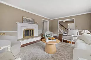 1 Shorewood Ct, Racine, WI 53402 - Photo 7
