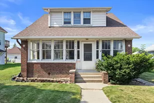 710 Montana Ave, South Milwaukee, WI 53172 - Photo 1