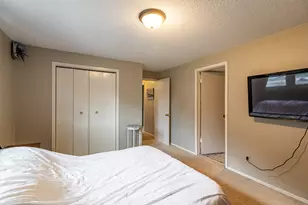 1606 Cliffview Dr, Holmen, WI 54636 - Photo 11