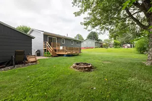 1606 Cliffview Dr, Holmen, WI 54636 - Photo 17