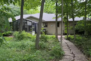 1912 Mapletree Rd, Howards Grove, WI 53083 - Photo 7