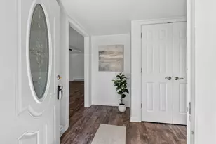 2201 Stonecroft Dr, Grafton, WI 53024 - Photo 5