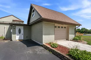 2201 Stonecroft Dr, Grafton, WI 53024 - Photo 3