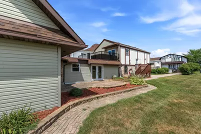 2201  Stonecroft Dr #2203, Grafton, WI 53024 - Photo 3