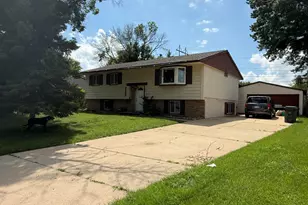 3260 33rd St, La Crosse, WI 54601 - Photo 1