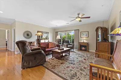 4  Gaslight Dr #111, Racine, WI 53403 - Photo 11
