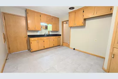 4321 N 75th St, Milwaukee, WI 53216 - Photo 9