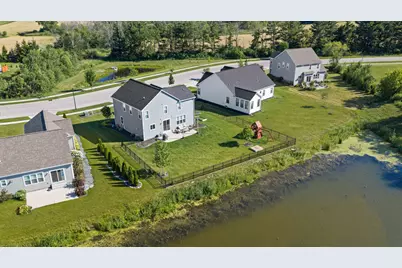 2256  River Bend Rd, Grafton, WI 53024 - Photo 3