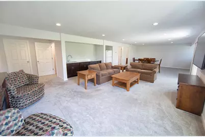 7871 W Park Cir Way, Franklin, WI 53132 - Photo 19