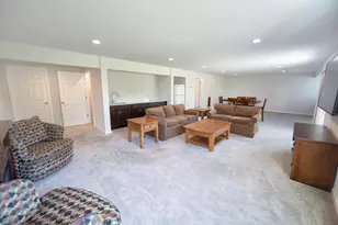 7871 W Park Cir Way, Franklin, WI 53132 - Photo 19