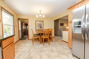 4123 N 95th St, Wauwatosa, WI 53222 - Photo 17