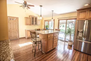 N80W16102 Rainbow Dr, Menomonee Falls, WI 53051 - Photo 5
