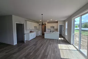1487 Patton Dr, Hartford, WI 53027 - Photo 7
