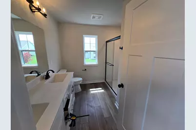 1487  Patton Dr, Hartford, WI 53027 - Photo 11