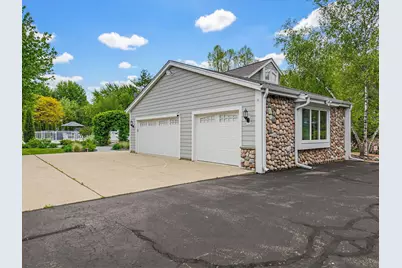 W220N11412  Amy Belle Rd, Germantown, WI 53022 - Photo 95