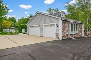W220N11412 Amy Belle Rd, Germantown, WI 53022 - Photo 95