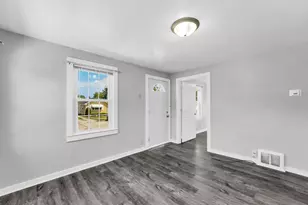 1914 Russet St, Racine, WI 53405 - Photo 5