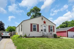 1914 Russet St, Racine, WI 53405 - Photo 3