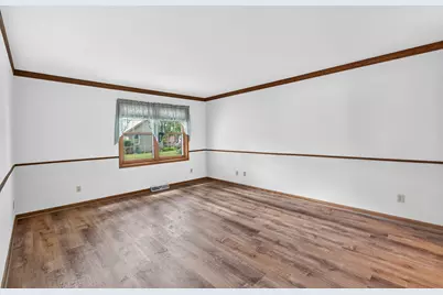 317 E Antoine Dr, Port Washington, WI 53074 - Photo 13