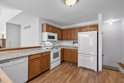 317 E Antoine Dr, Port Washington, WI 53074 - Photo 3