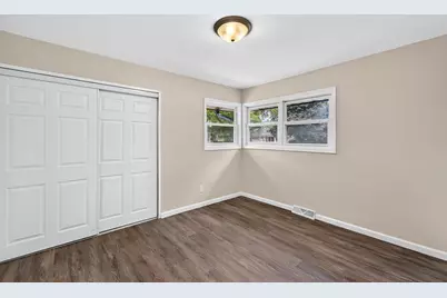 2702  Loraine Ave, Racine, WI 53404 - Photo 9