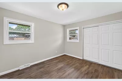2702  Loraine Ave, Racine, WI 53404 - Photo 11