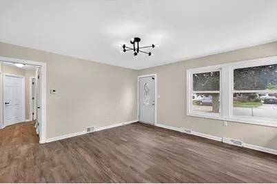2702  Loraine Ave, Racine, WI 53404 - Photo 5