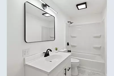 524 E Oak St, Juneau, WI 53039 - Photo 23