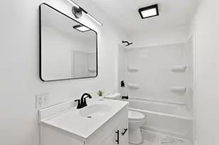 524 E Oak St, Juneau, WI 53039 - Photo 23