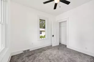 524 E Oak St, Juneau, WI 53039 - Photo 25