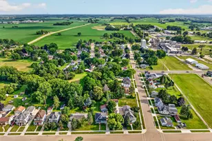 524 E Oak St, Juneau, WI 53039 - Photo 65
