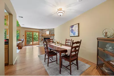 N89W16329  Main St #8, Menomonee Falls, WI 53051 - Photo 3