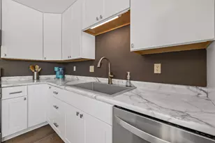 W157N11054 Tinkers Ct, Germantown, WI 53022 - Photo 13
