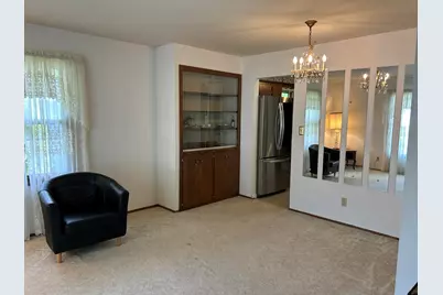 5646 S 45th St, Greenfield, WI 53220 - Photo 5