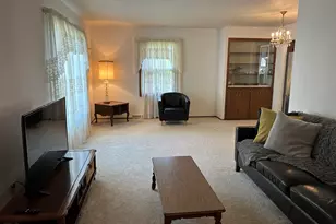 5646 S 45th St, Greenfield, WI 53220 - Photo 3