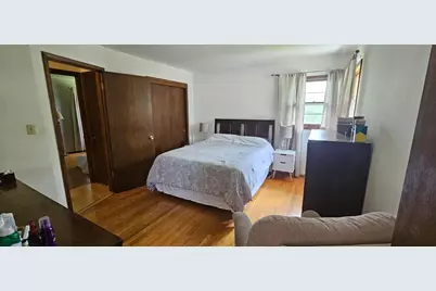 5646 S 45th St, Greenfield, WI 53220 - Photo 13