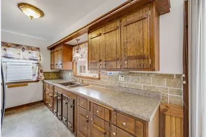 701  Williams Ave, South Milwaukee, WI 53172 - Photo 9