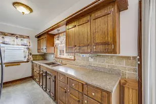 701 Williams Ave, South Milwaukee, WI 53172 - Photo 9