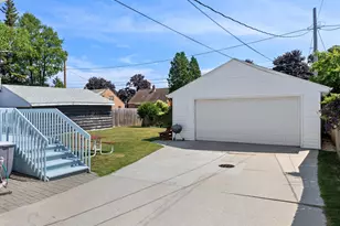 1717 Green St, Manitowoc, WI 54220 - Photo 23