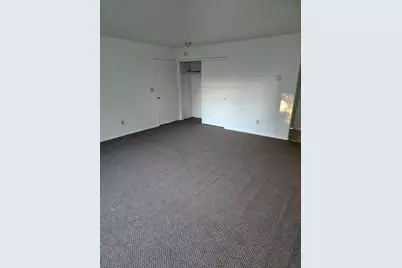 1026 S 33rd St, Milwaukee, WI 53215 - Photo 9