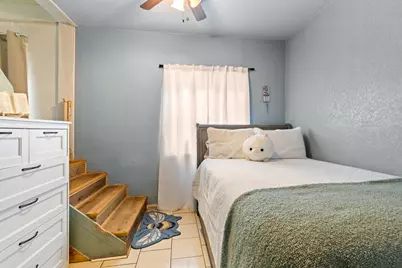 2803 W Burnham St, Milwaukee, WI 53215 - Photo 17