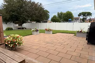 303 Shelly Ln, Campbell, WI 54603 - Photo 9
