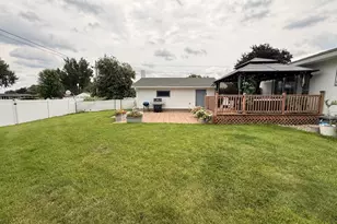 303 Shelly Ln, Campbell, WI 54603 - Photo 7