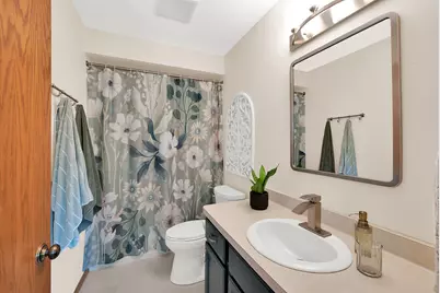8381 S 15th Ave, Oak Creek, WI 53154 - Photo 13