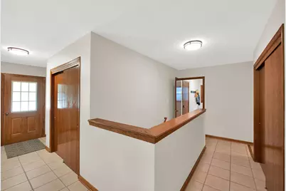 8381 S 15th Ave, Oak Creek, WI 53154 - Photo 9